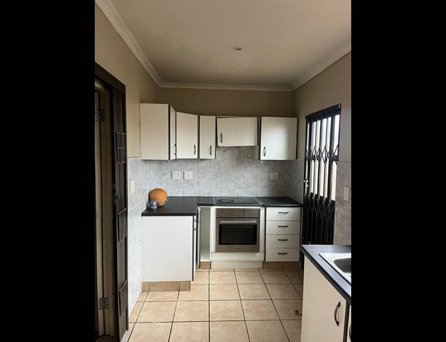 2 BEDROOM SIMPLEX TO LET IN MONTCLAIR